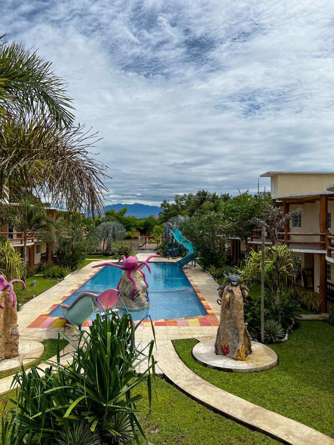 Hotel Pazifico En Monterrico Exteriör bild
