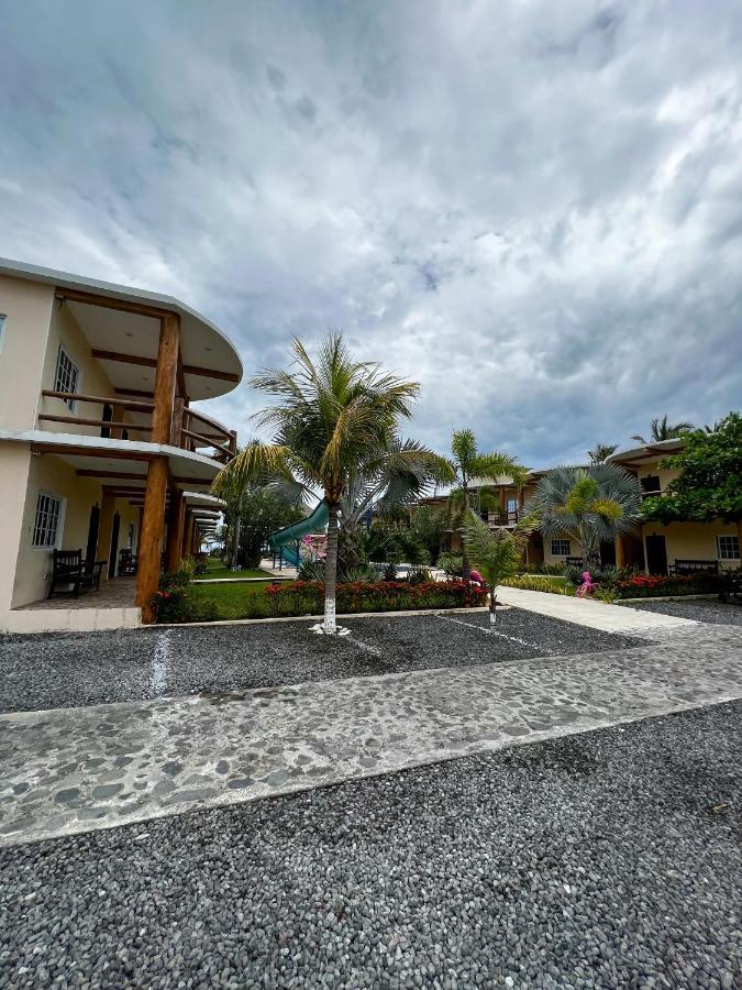 Hotel Pazifico En Monterrico Exteriör bild