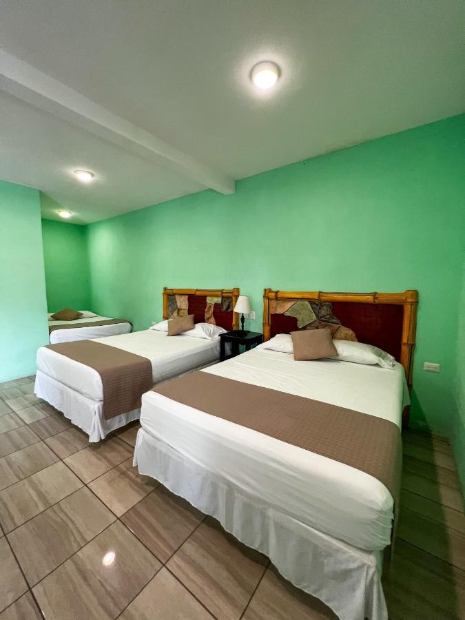 Hotel Pazifico En Monterrico Exteriör bild