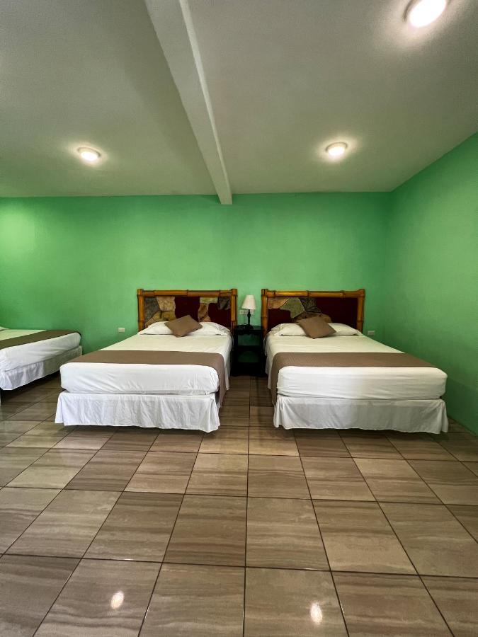 Hotel Pazifico En Monterrico Exteriör bild