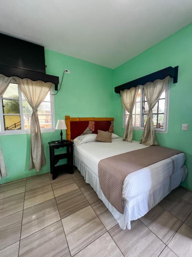 Hotel Pazifico En Monterrico Exteriör bild