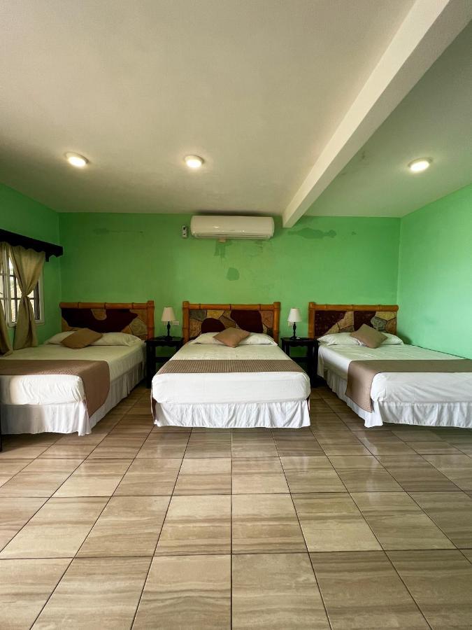 Hotel Pazifico En Monterrico Exteriör bild