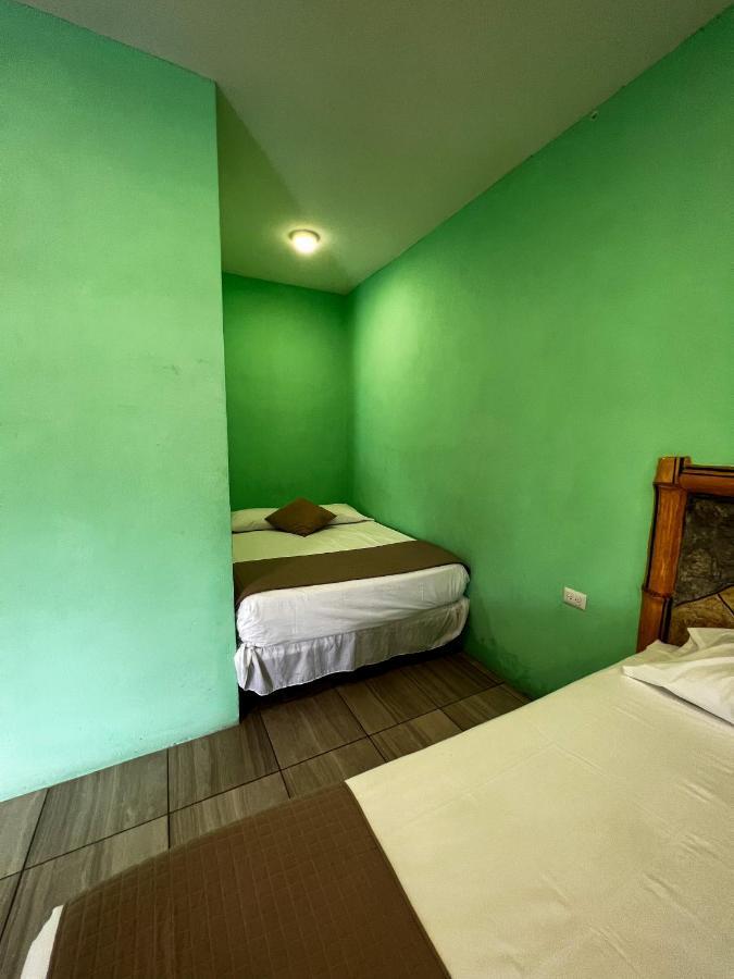 Hotel Pazifico En Monterrico Exteriör bild